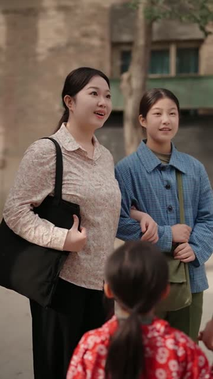 穿越六零：开局遭遇临终托孤（82集）穿越短剧