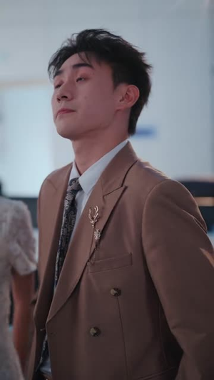 被前妻抛弃后我开挂了（75集）逆袭短剧