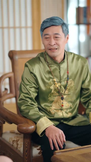 返老还童：我带孙女当顶流圈（81集）萌宝短剧