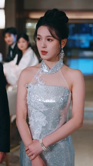 你惹她干嘛，她黑白两道皆马甲（82集）逆袭短剧