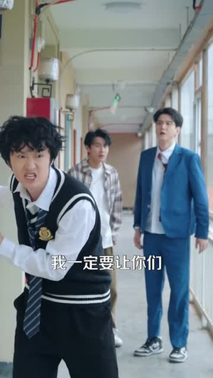 困在女大宿舍，我空间有自助餐厅（71集）穿越短剧