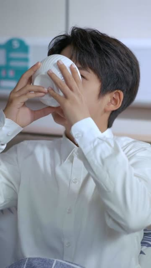 闪婚小青梅被全家团宠（87集）甜宠短剧