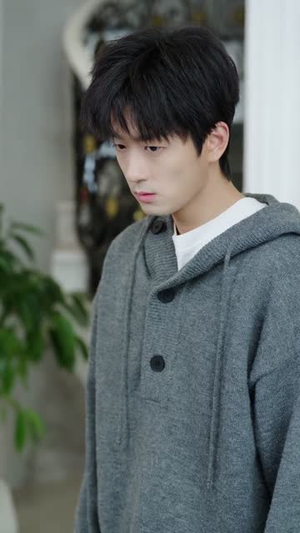 跟未来孙子视频后找到了亲生子?72集短剧揭秘离奇寻亲路 跟未来孙子视频后,找到了亲生子(72集)穿越短剧