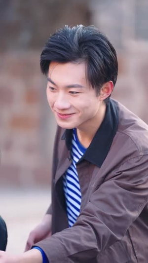 能听懂植物说话80集全集免费看,全家躺赢 能听懂植物说话,我带全家躺赢了(80集)逆袭短剧